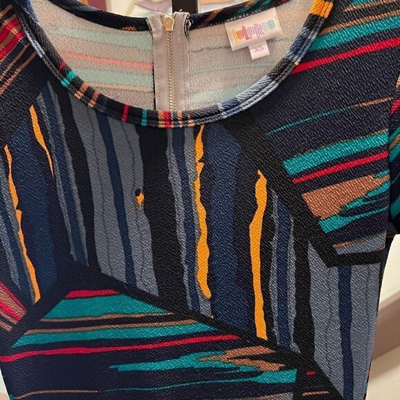 LuLaRoe Colorful Geometric Pattern Dress Size XS #107 - Picture 2 of 6